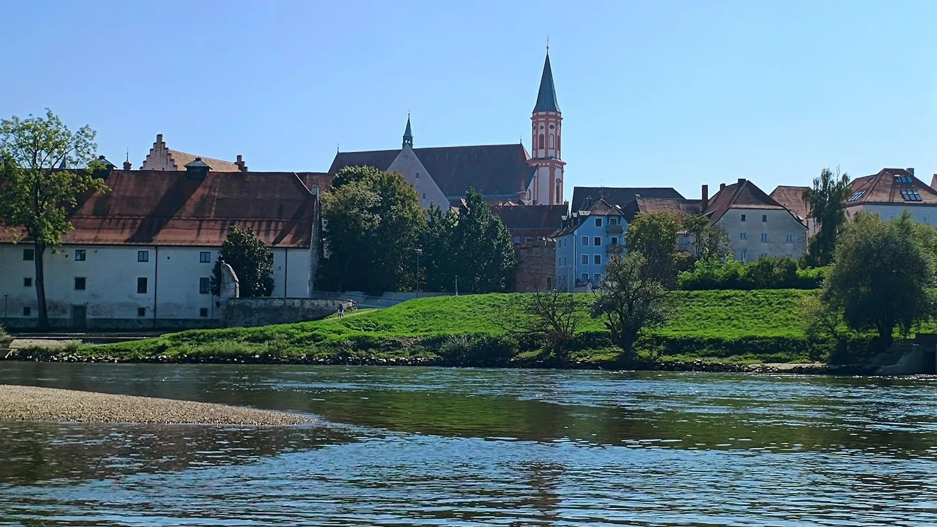 G.A.D.D Ferienwohnung/Glueck An Der Donau Straubing